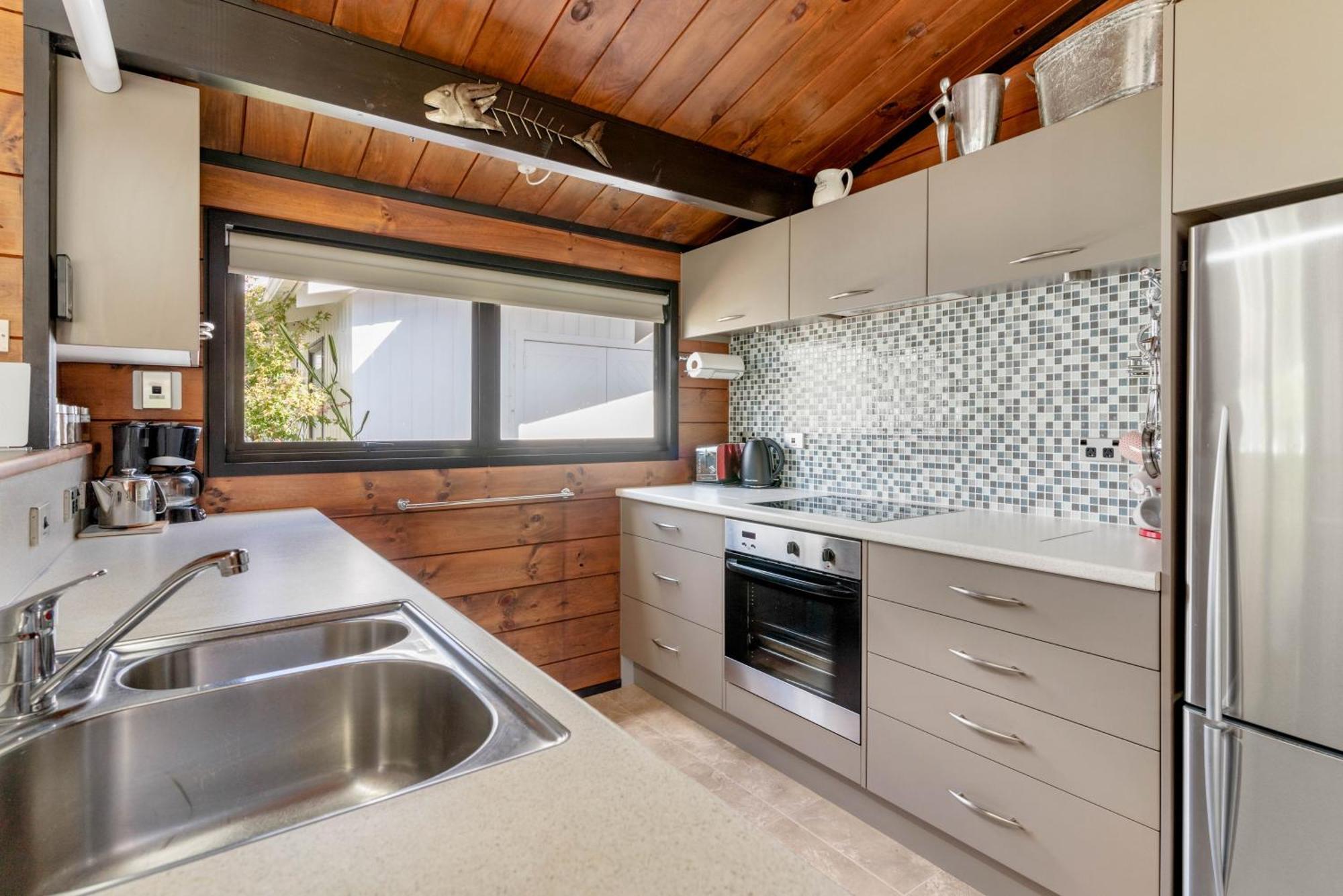 Pauanui Beach House Suntrap Exterior photo